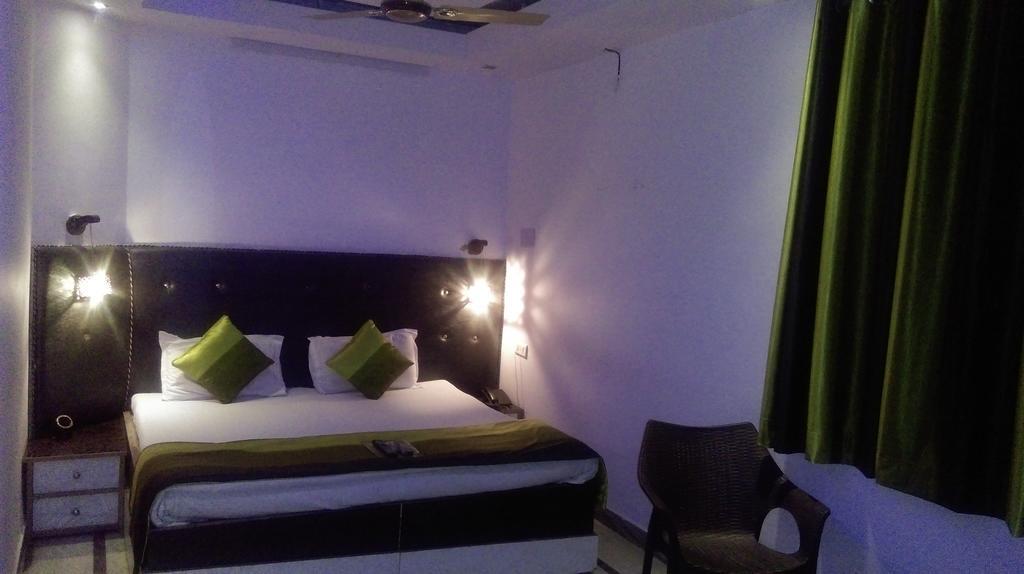 Hotel Akash Continental Rišikéš Exteriér fotografie