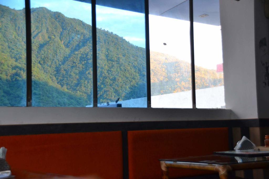 Hotel Akash Continental Rišikéš Exteriér fotografie